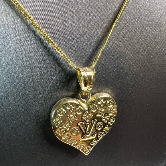 ✅Sold‼️Sale‼️ 18K Real Gold Heart Pendant Necklace - Picture 5 of 6
